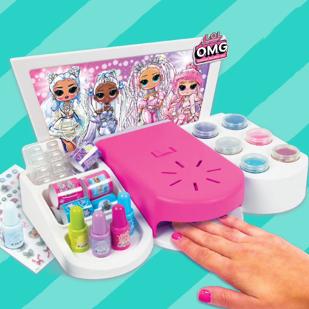 4-in-1 Manicure Set with Water Based Nail Polish H84238