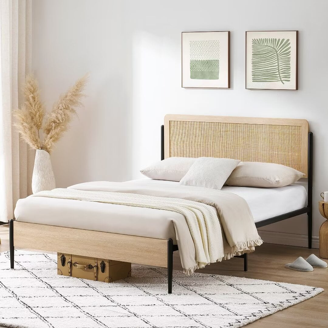 Queen Size Metal Platform Bed Frame with Rattan Headboard I733