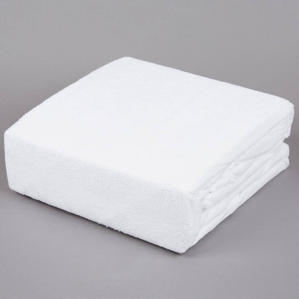 Queen Total Encasement Mattress Protector D75670