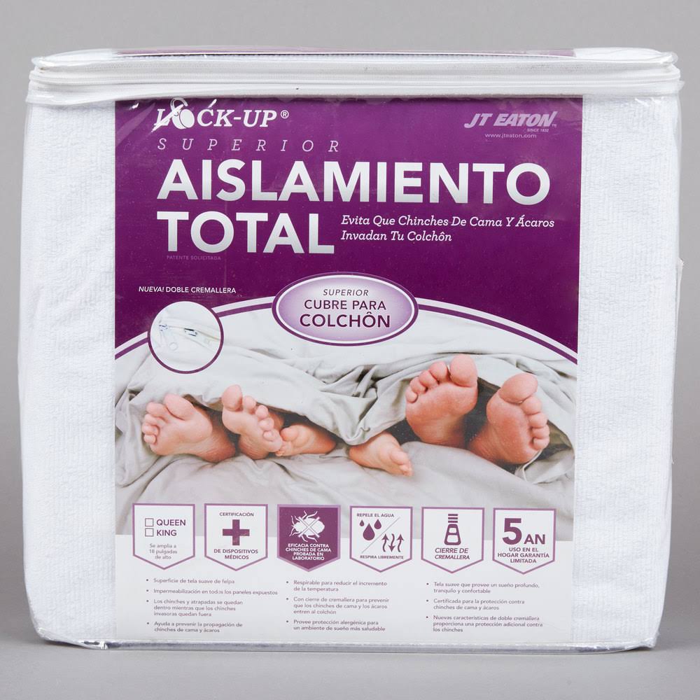 Queen Total Encasement Mattress Protector D75670