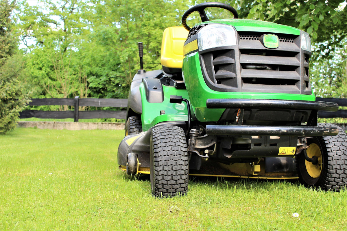 Soft Turf 18X9.50-8 4-Ply Rated Lawn and Garden Tire N8908