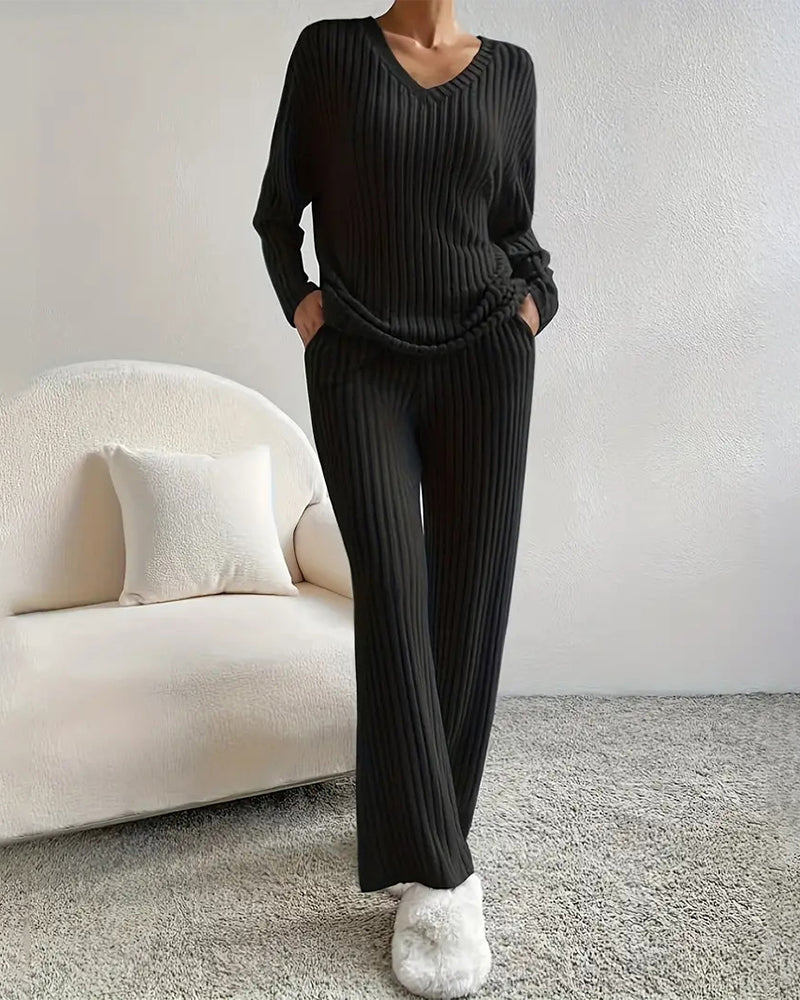 V-Neck Two-Piece Lounge Set H55378