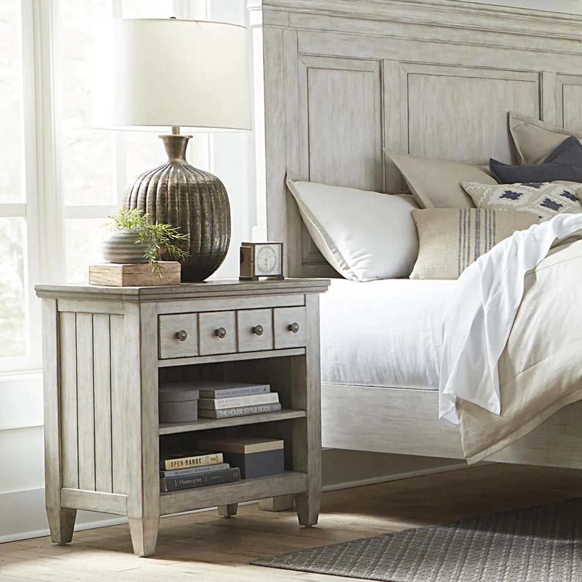 1 Drawer Night Stand with Charging Station V630152