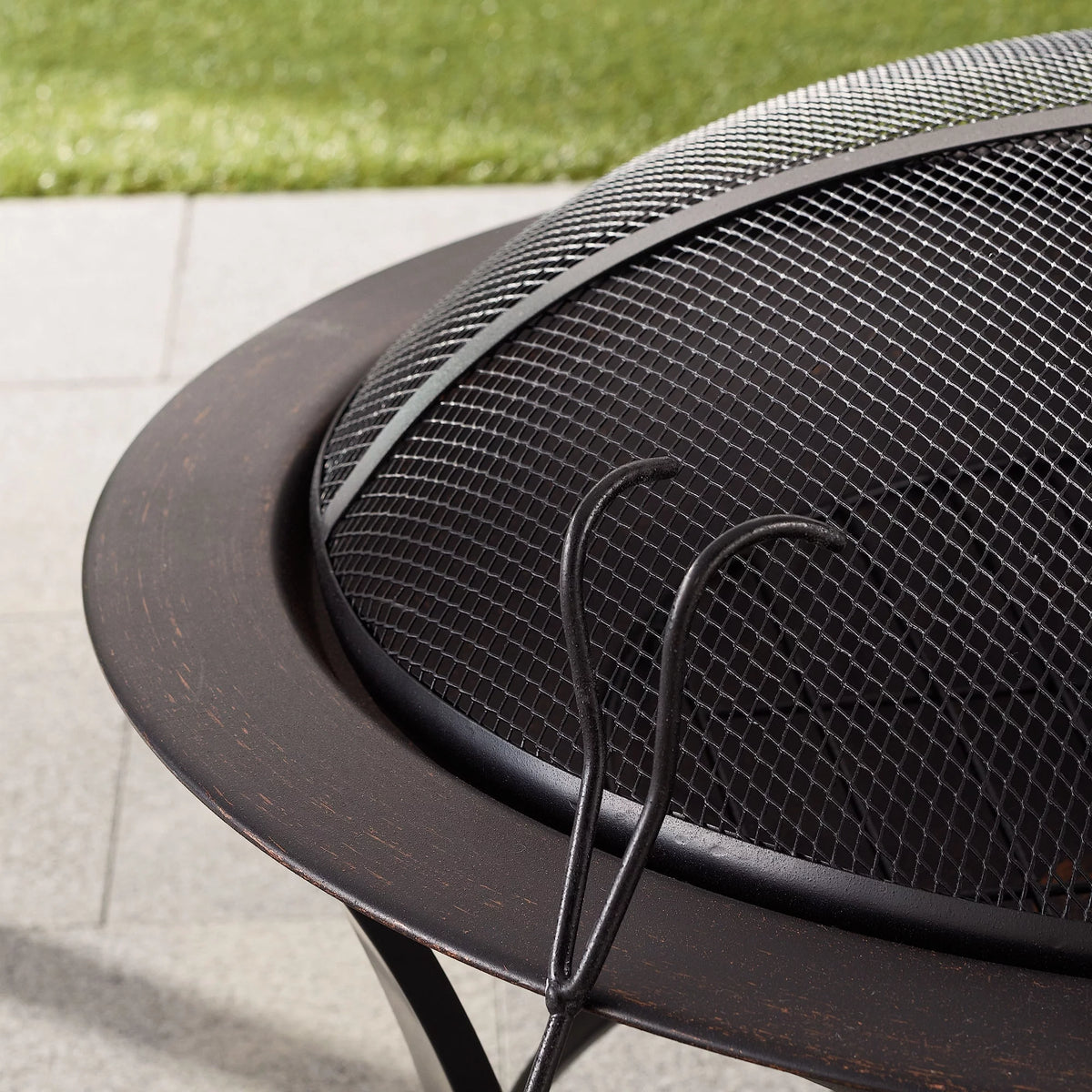 26 Metal Round Wood-Burning Fire Pit M7084
